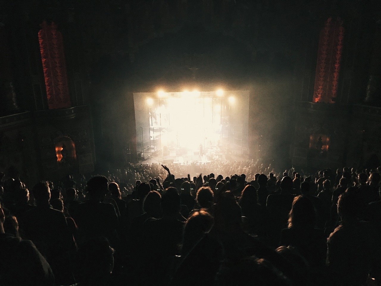 audience, backlit, band-1868137.jpg